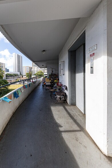 More Photos Of 250 Kapili St, Honolulu Apartments For Sale