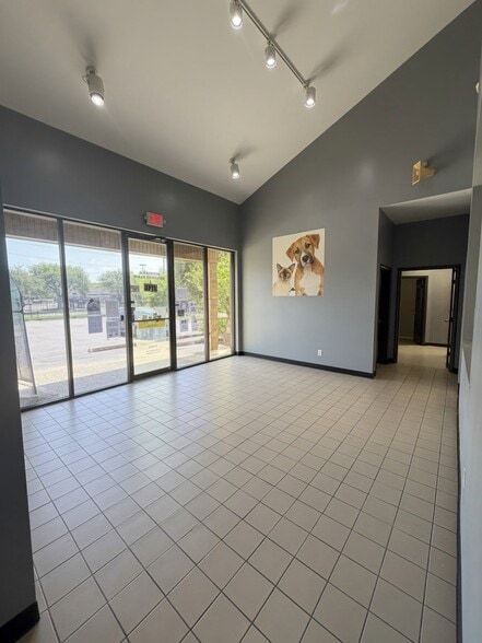 More Photos Of 5860 Westward St, Houston Freestanding For Sale