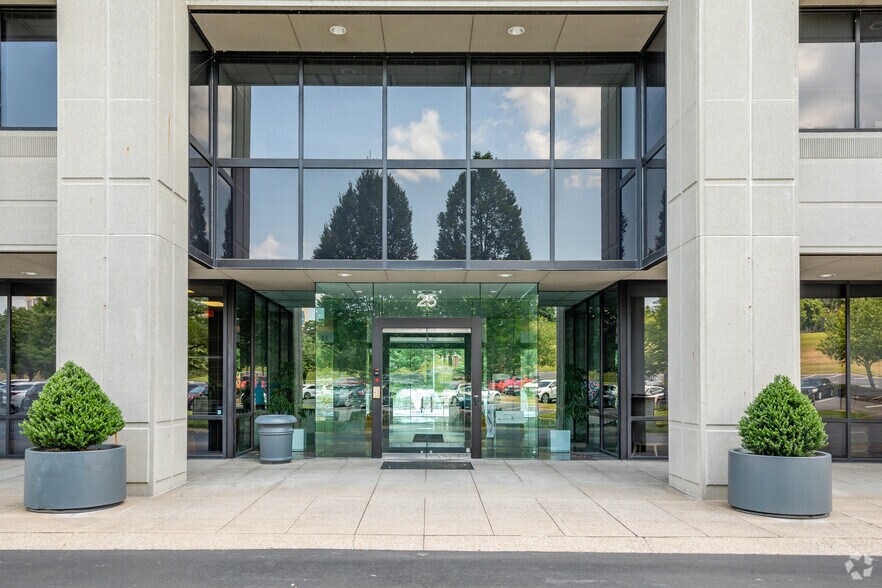 More Photos Of 15 Century Blvd, Nashville Unknown For Lease