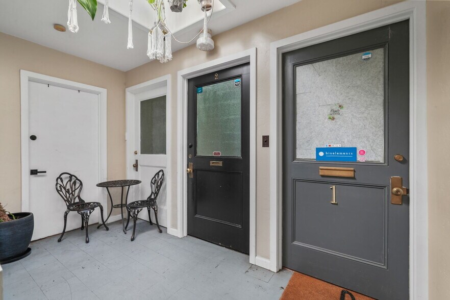 More Photos Of 1729-1731 L St, Sacramento Storefront Retail Office For Sale