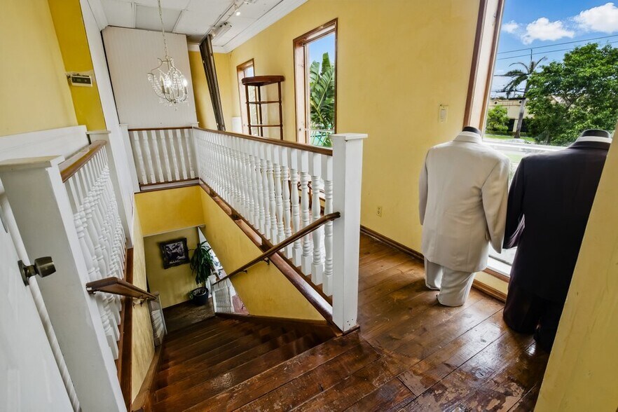 More Photos Of 4066 Broward Blvd, Fort Lauderdale Storefront Retail Office For Sale