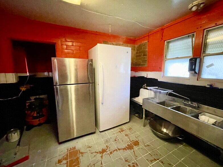 More Photos Of 1799 E 21st St, Merced Flex For Sale