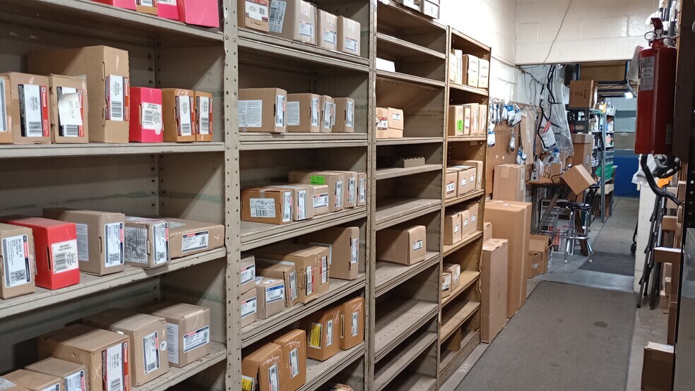 More Photos Of 520 W Kimberly Rd, Davenport Auto Dealership For Lease