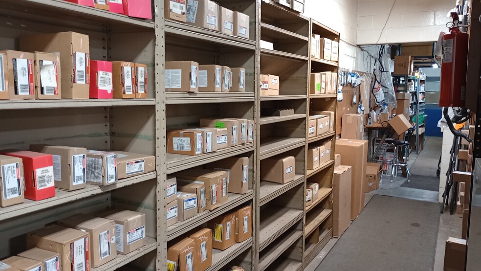 More Photos Of 520 W Kimberly Rd, Davenport Auto Dealership For Lease