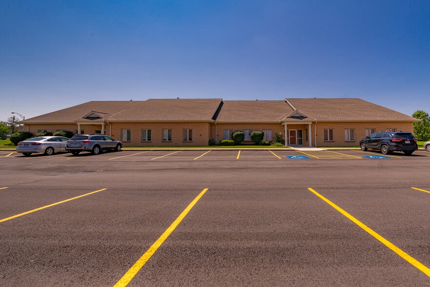 Primary Photo Of 30285 Bruce Industrial Pky, Solon Medical For Lease