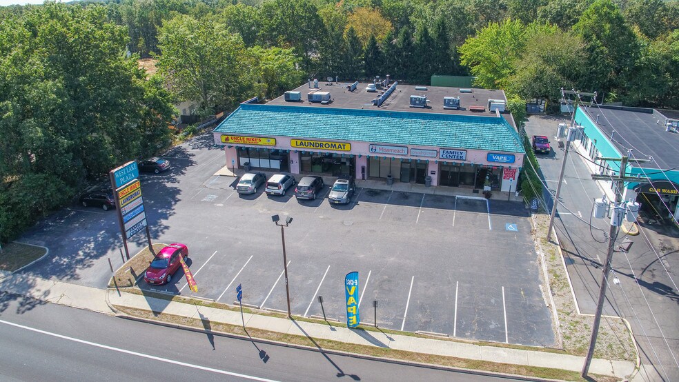 More Photos Of 1880 W County Line Rd, Lakewood Storefront For Sale