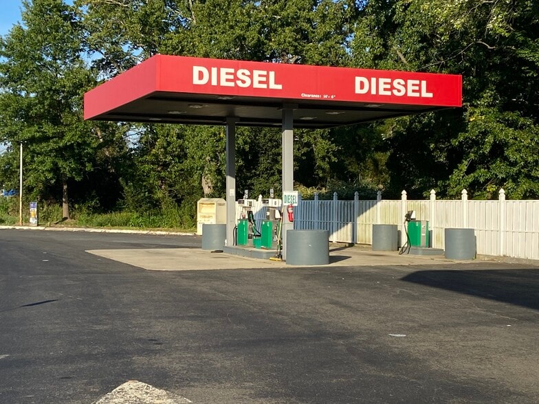 More Photos Of 1299 US Highway 130, Robbinsville Service Station For Sale