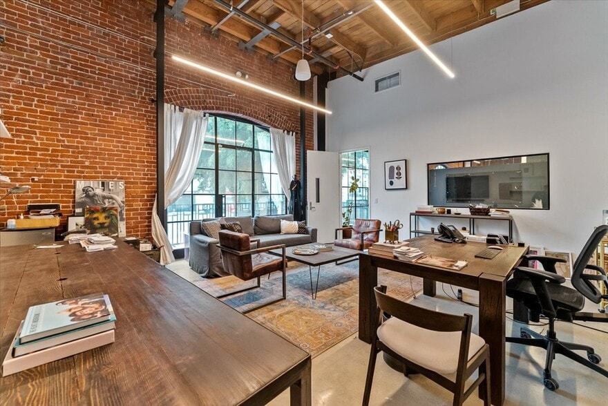 More Photos Of 308-312 S Alameda St, Los Angeles Office For Lease