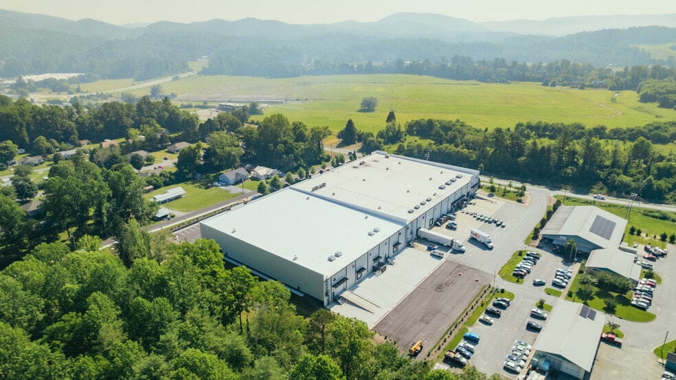 More Photos Of 63 Welcome St, Brevard Manufacturing For Lease