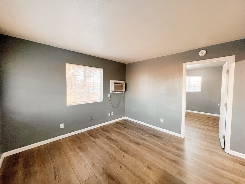 More Photos Of 2595 Beaumont St, Sacramento Apartments For Sale