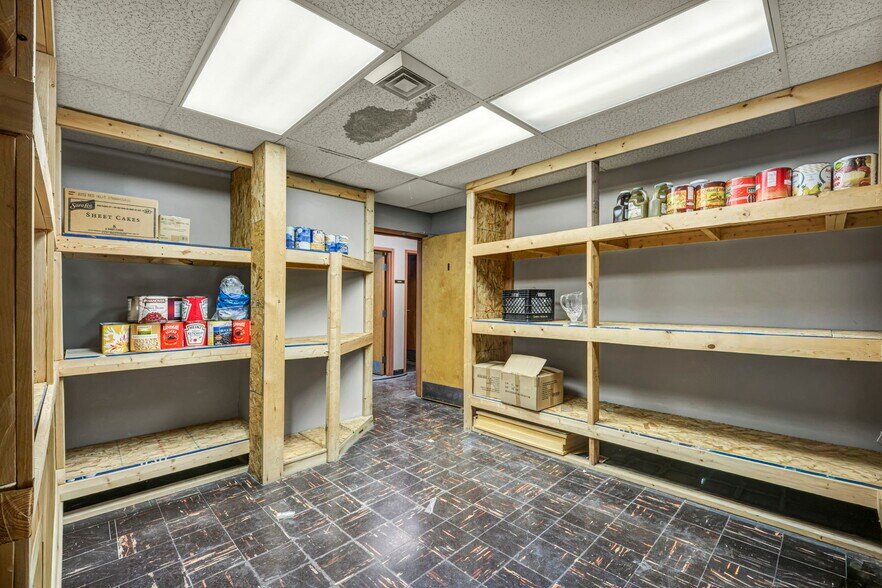 More Photos Of 15715 Libby Rd, Maple Heights General Retail For Sale