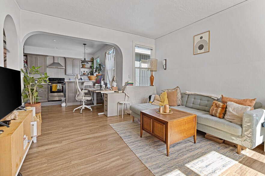 More Photos Of 2501 7th Ave, Oakland Apartments For Sale