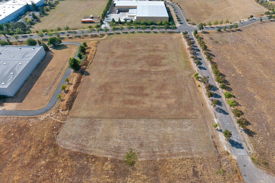 More Photos Of Ed Cone & Owen Loop N Blvd, Eugene Land For Sale