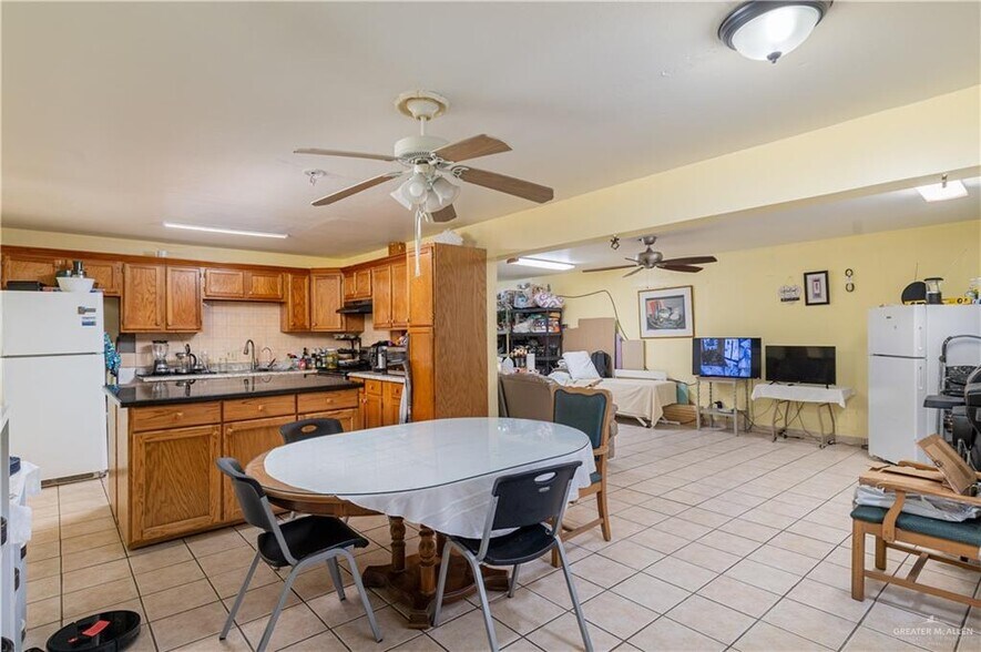 More Photos Of 2418 S Cage Blvd, Pharr Hospitality For Sale
