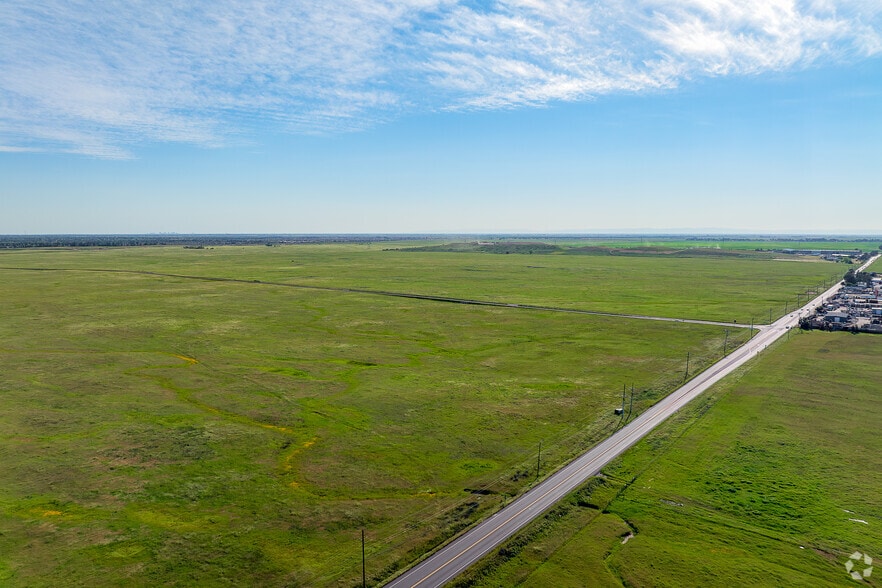 More Photos Of North Foothills Boulevard, Lincoln Warehouse For Lease