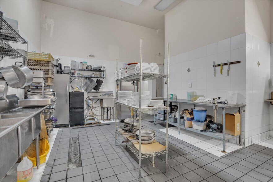 More Photos Of 1020 H St, Modesto General Retail For Sale