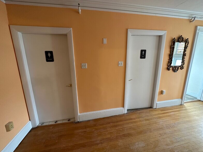 More Photos Of 378 S Main St, Haverhill Office Residential For Lease