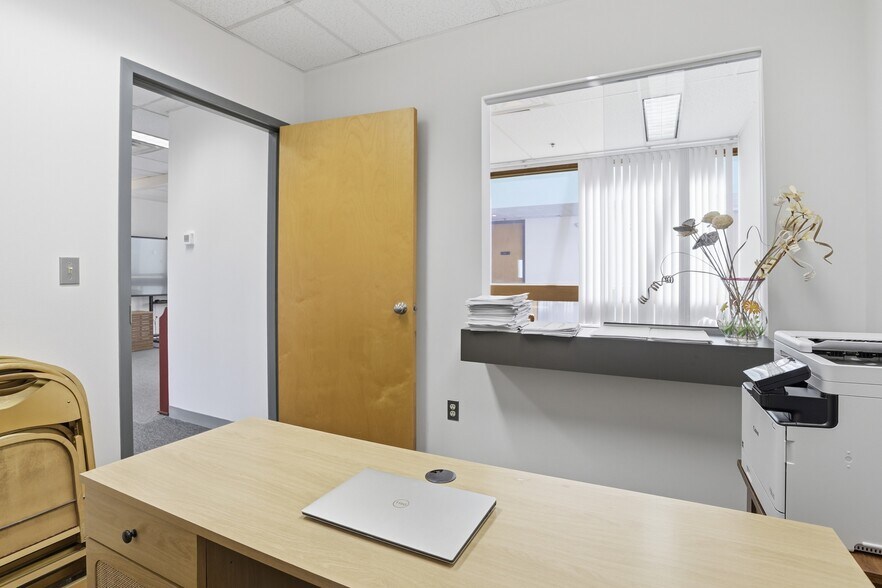 More Photos Of 101 Cambridge St, Burlington Medical For Lease