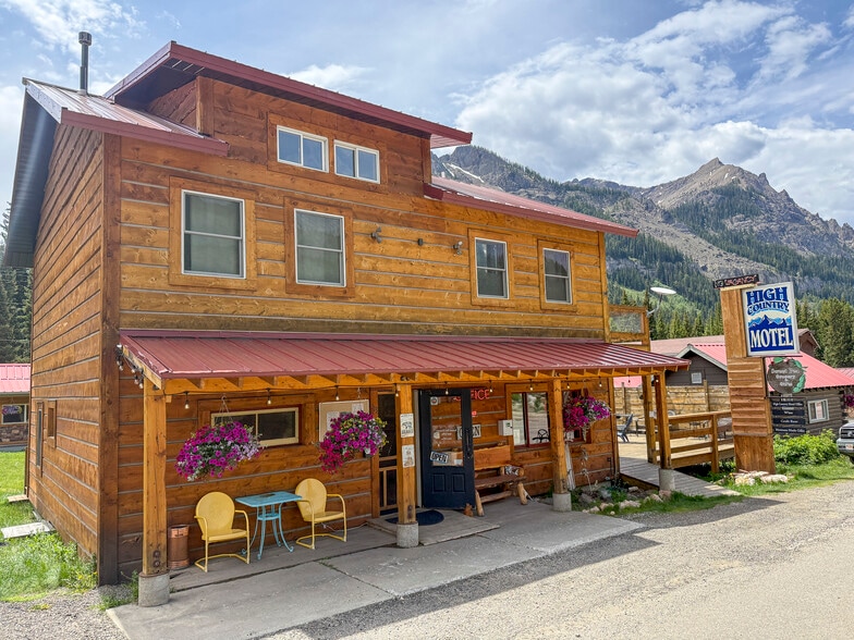 Primary Photo Of 113 Main St W, Cooke City Hotel For Sale