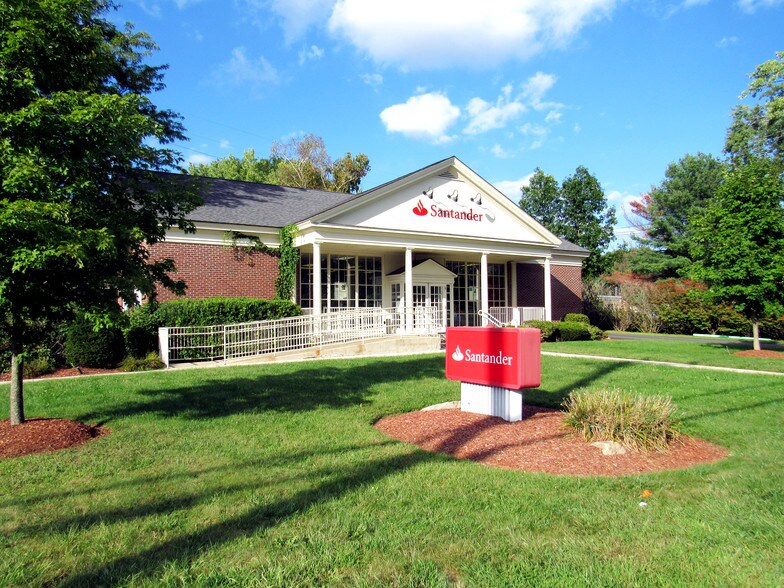 More Photos Of 326 Boston Post Rd, Wayland Bank For Lease