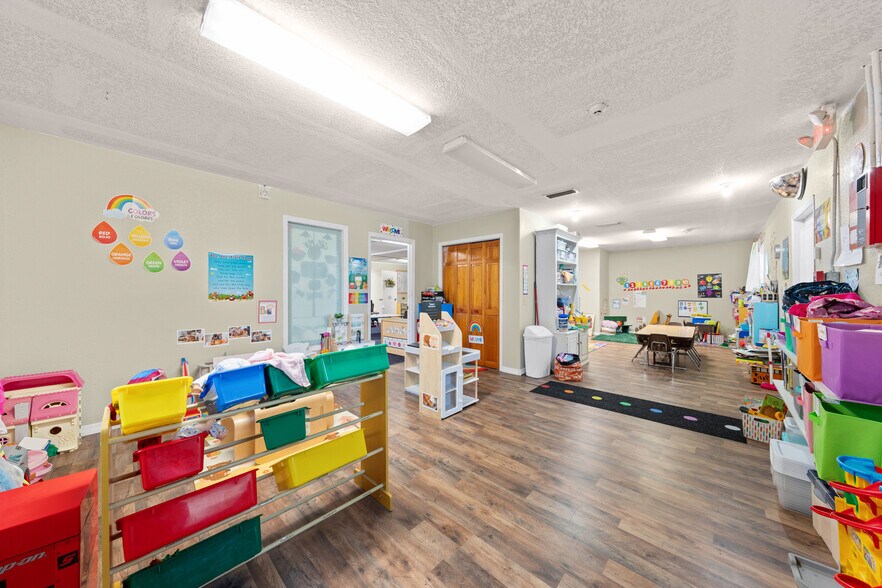 More Photos Of 102 S Highland St, Bushnell Daycare Center For Sale