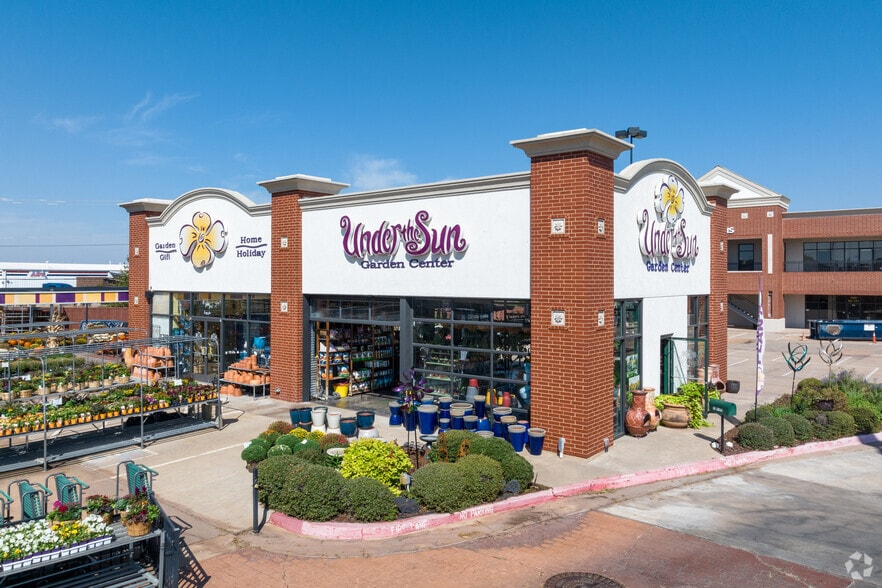 More Photos Of 3209 S Broadway, Edmond Unknown For Lease