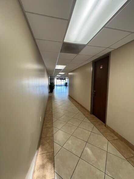 More Photos Of 6101 Webb Rd, Tampa Medical For Lease