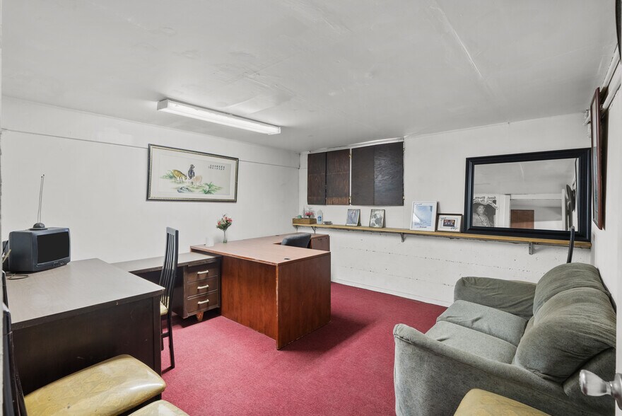 More Photos Of 11456-11464 Whittier Blvd, Whittier Restaurant For Sale