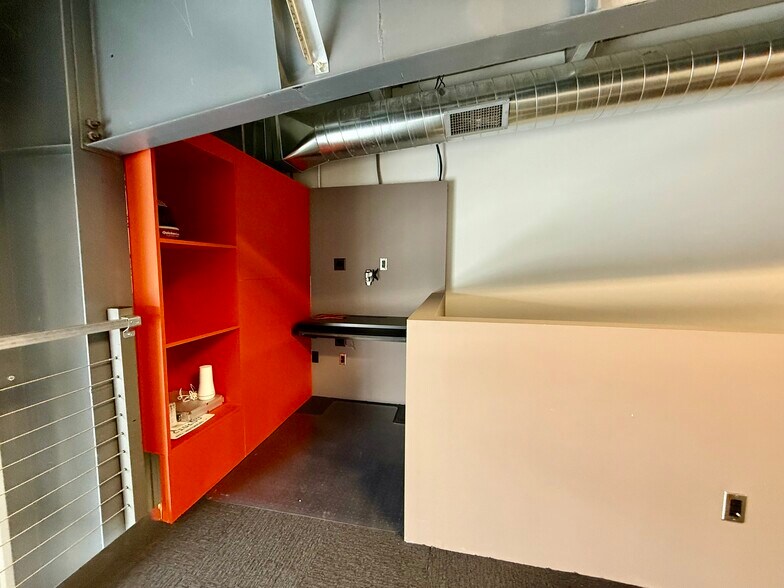 More Photos Of 123 Pit Ln, Pontiac Specialty For Sale