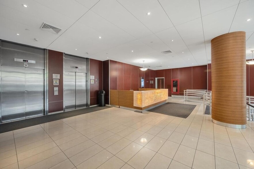 More Photos Of 25 Chapel St, Brooklyn Office For Lease