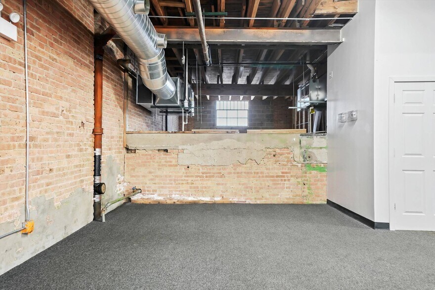 More Photos Of 526 N Western Ave, Chicago Manufacturing For Sale