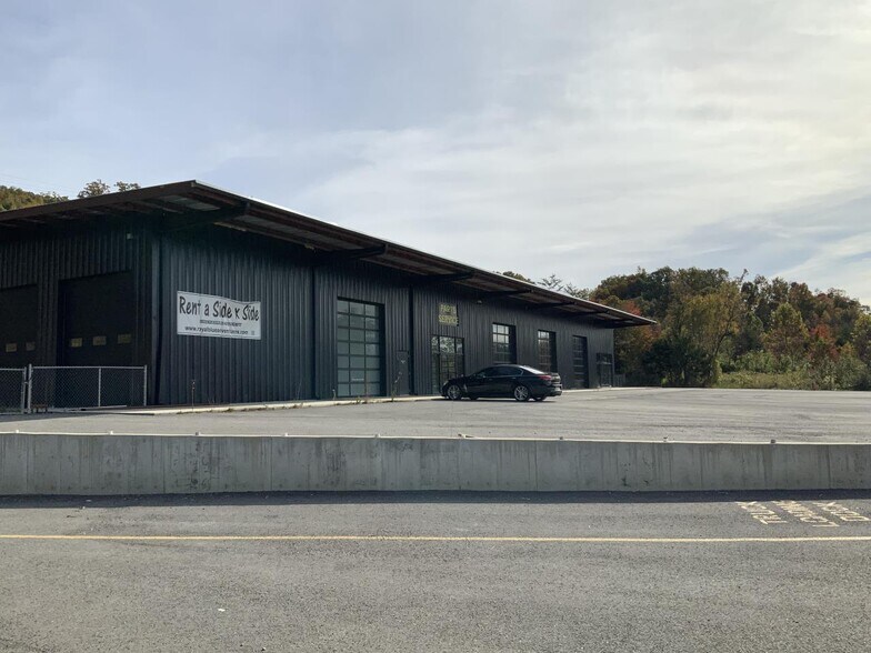 More Photos Of 141 Luther Seiber Blvd, Pioneer Sports And Entertainment For Sale
