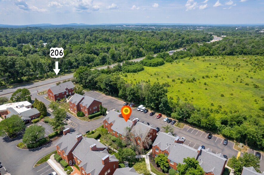 More Photos Of 821-824 Courtyard Dr, Hillsborough Office For Lease