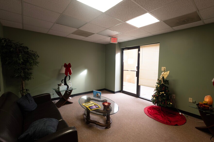 More Photos Of 14377-14389 Hereford Rd, Woodbridge Medical For Sale