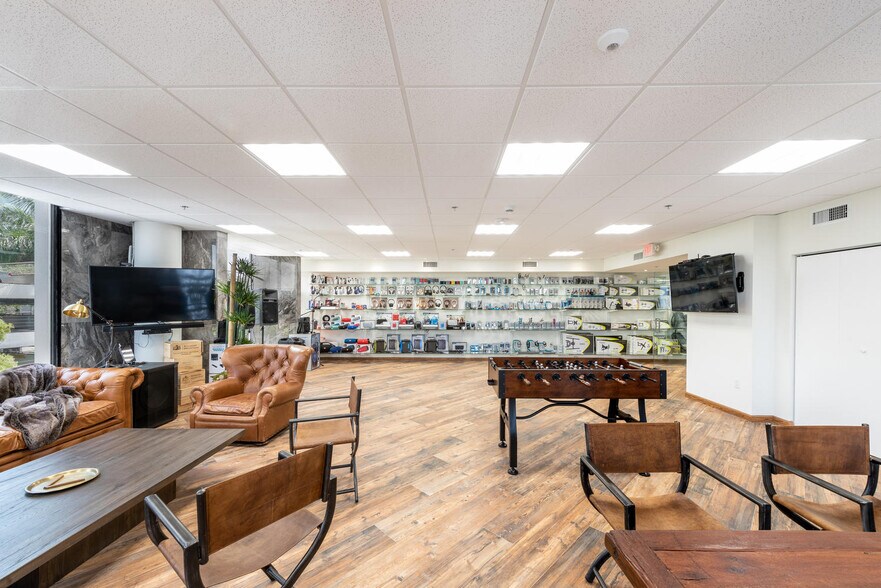 More Photos Of 4300 Biscayne Blvd, Miami Office Residential For Sale