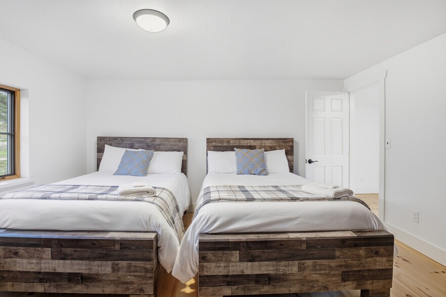 More Photos Of 1636 Lakemoor Dr, Florissant Specialty For Sale