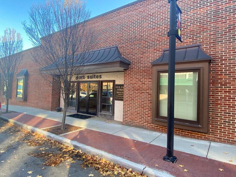 More Photos Of 115-125 E Park St, Olathe Office For Sale