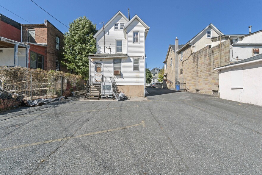 More Photos Of 5447 Belair Rd, Baltimore Storefront Retail Office For Sale