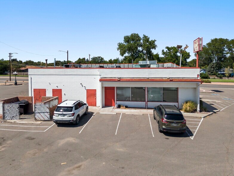 More Photos Of 3400 W Northern Ave, Pueblo Restaurant For Sale
