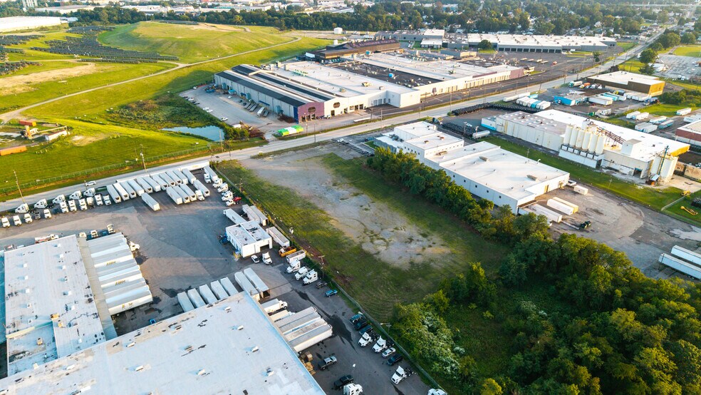 More Photos Of 9191 River Rd, Pennsauken Warehouse For Lease