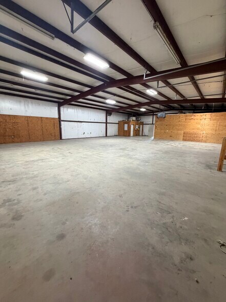More Photos Of 3940 N US Highway 77, La Grange Industrial For Lease