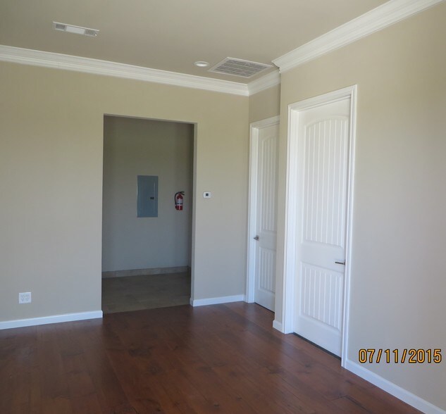 More Photos Of 318 W FM 544, Murphy Medical For Sale