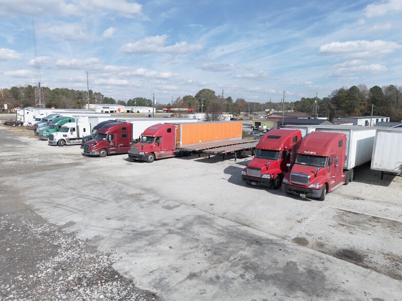 More Photos Of 13021 Veterans Memorial Hwy, Douglasville Warehouse For Lease