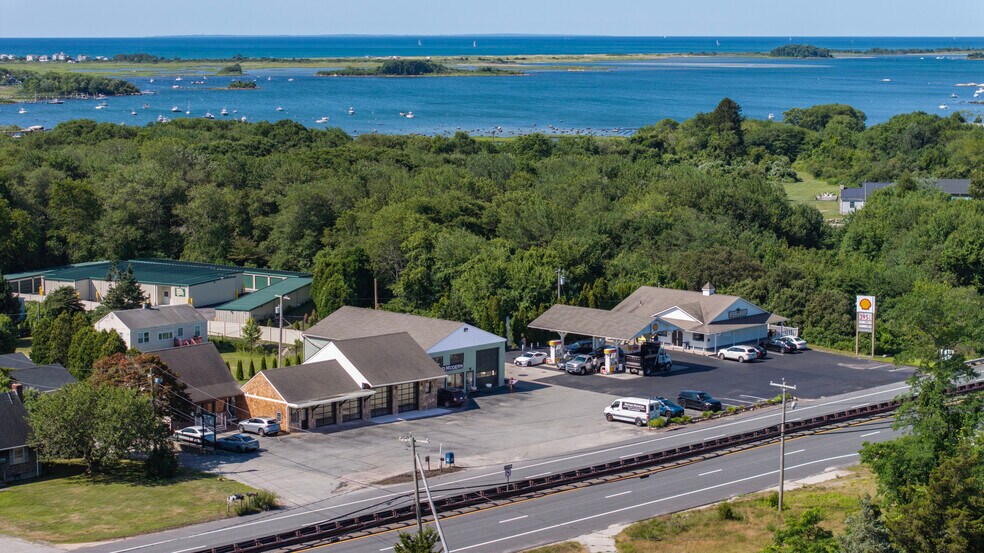 More Photos Of 5680 Post Rd, Charlestown General Retail For Lease