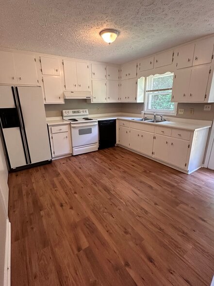 More Photos Of 711 E Howell St, Hartwell Apartments For Sale