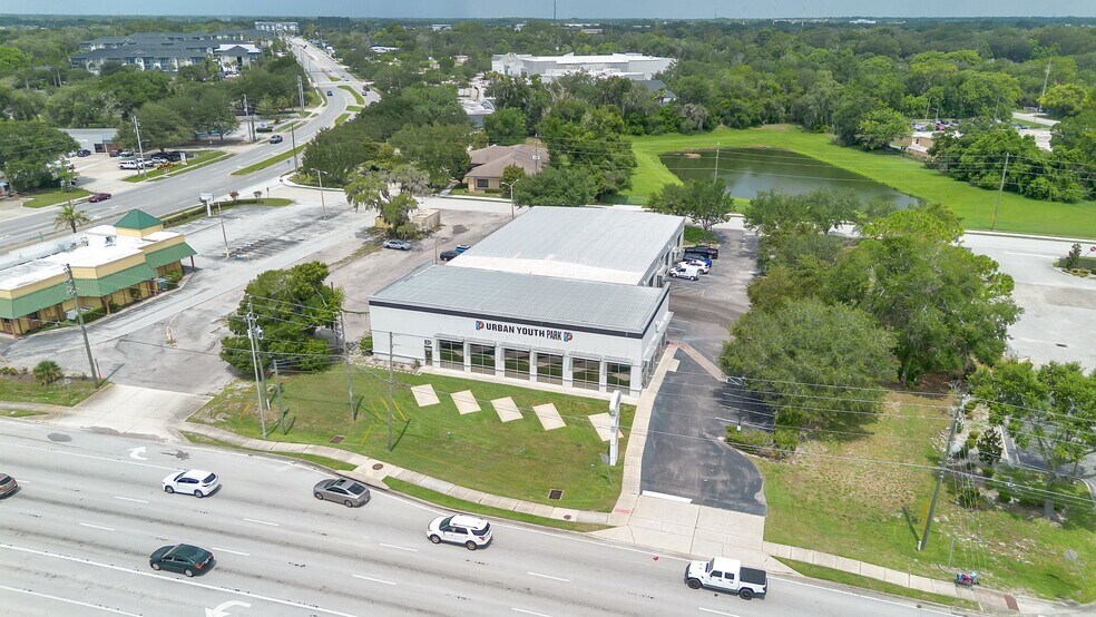 More Photos Of 2350 Us-17-92, Longwood Showroom For Sale