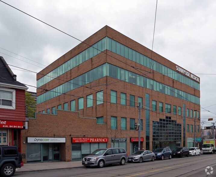 More Photos Of 27 Roncesvalles Ave, Toronto Medical For Lease