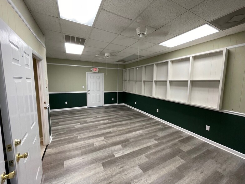 More Photos Of 105 Old Epps Bridge Rd, Athens Office For Lease