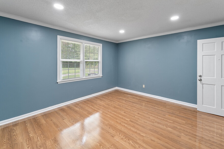 More Photos Of 2605 US Highway 80 W, Savannah Office For Sale