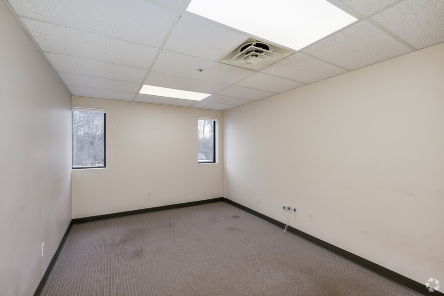 More Photos Of 378 Page St, Stoughton Light Distribution For Sale